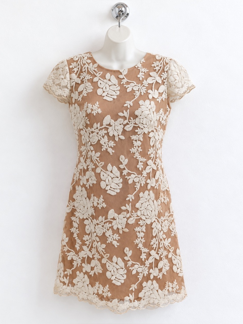 DRESS THE POPULATION  Hope Lace Sheath Dress